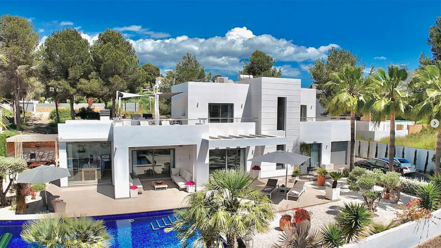 Casas makelaar villa