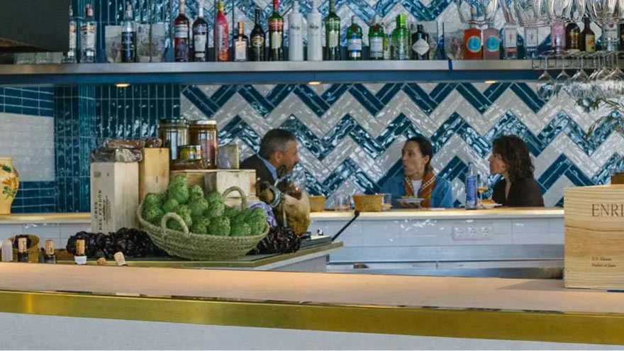 Bar restaurant